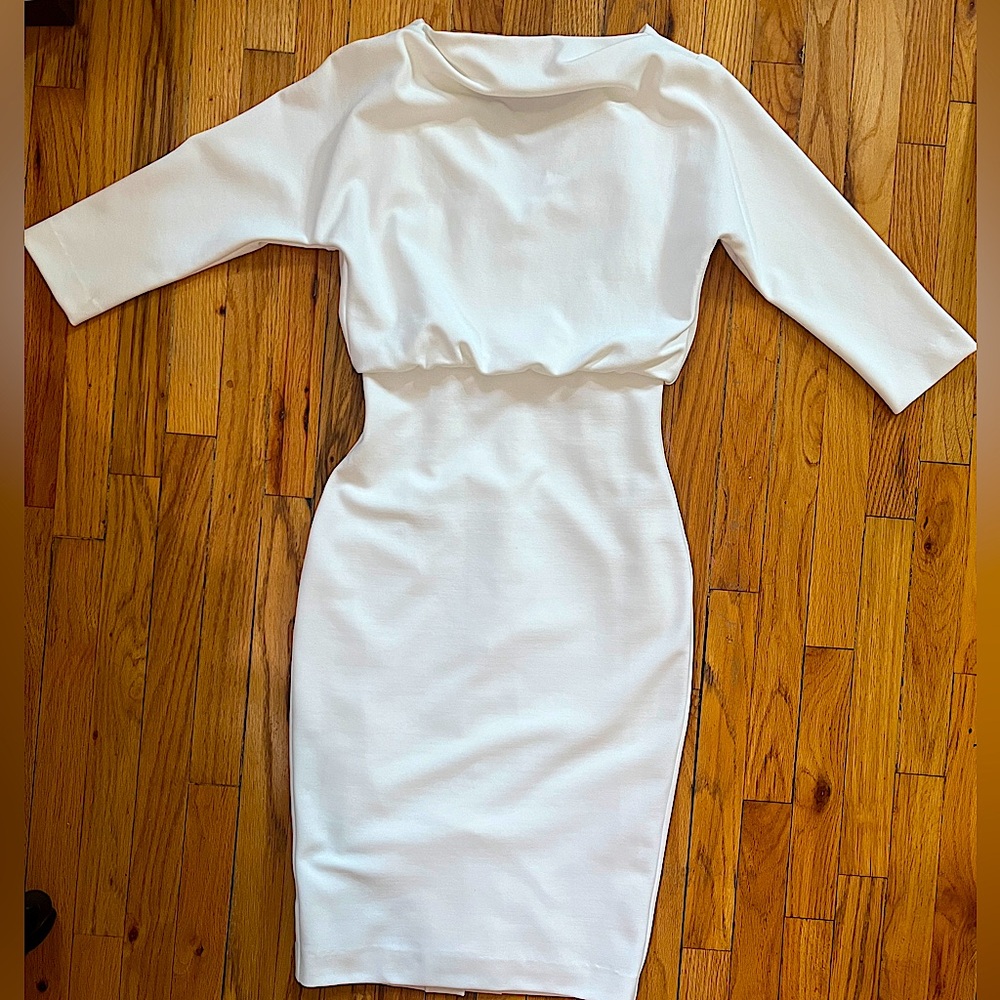 Gorgeous Badgley Mischka Off White/ Ivory Dress S

NWT -New with Tags